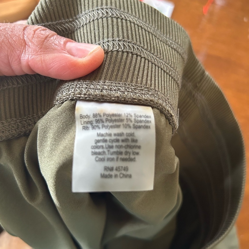 Green Skirt Size Small New With Tags - Picture 9 of 9